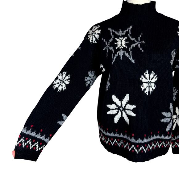 American Collection Black 100% Wool Tight Knit Turtleneck Snowflake Sweater - Picture 7 of 11